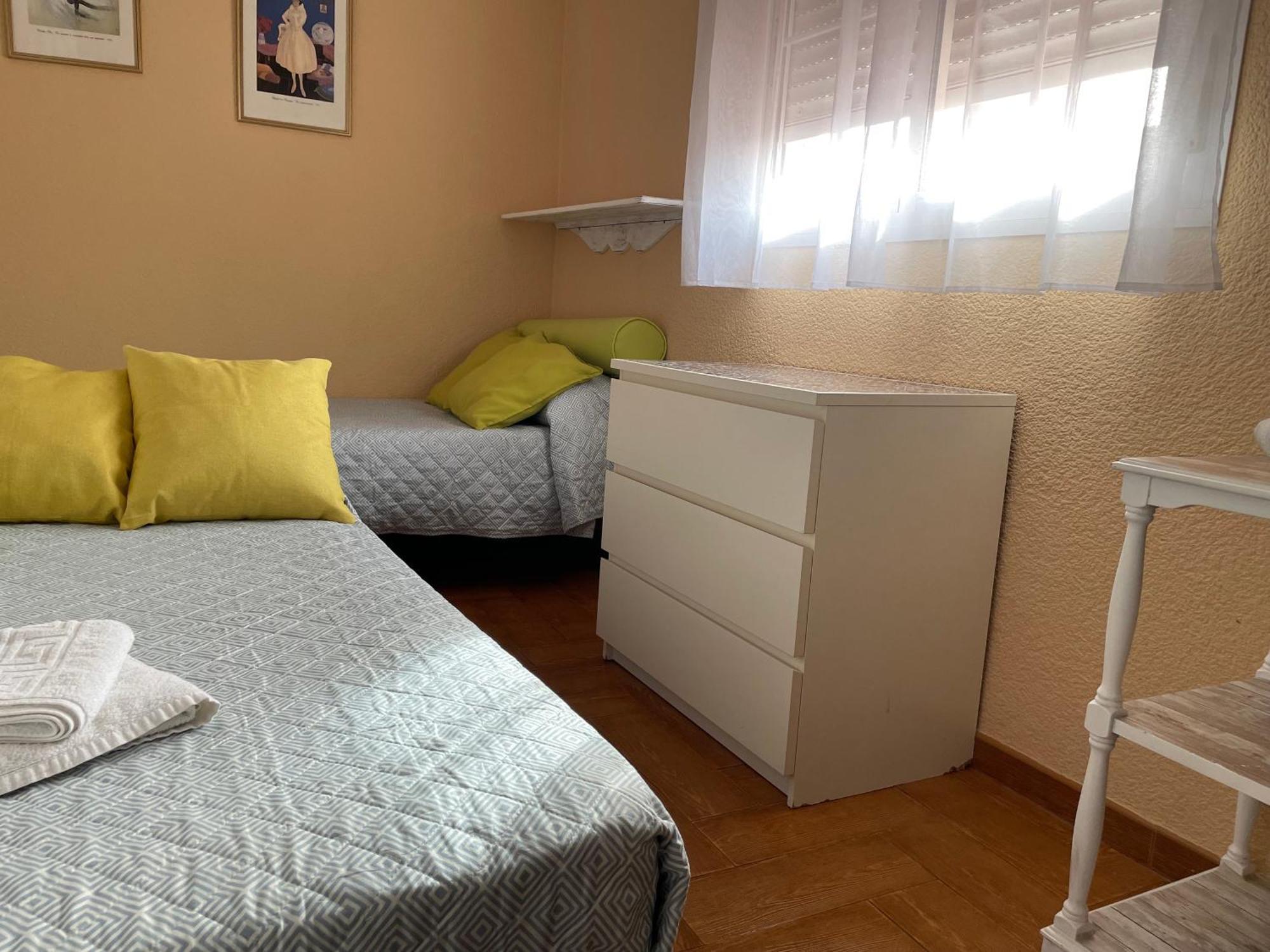 Familia Anfitriona Acoge Apartment Seville Luaran gambar
